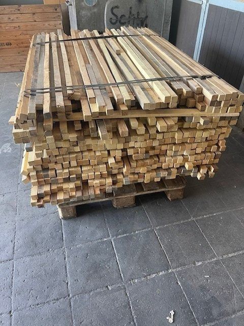Recinzioni: Akazien/Robinien Pfähle 3x3x150cm – Usato da Döttingen venduto da Comu7700 3