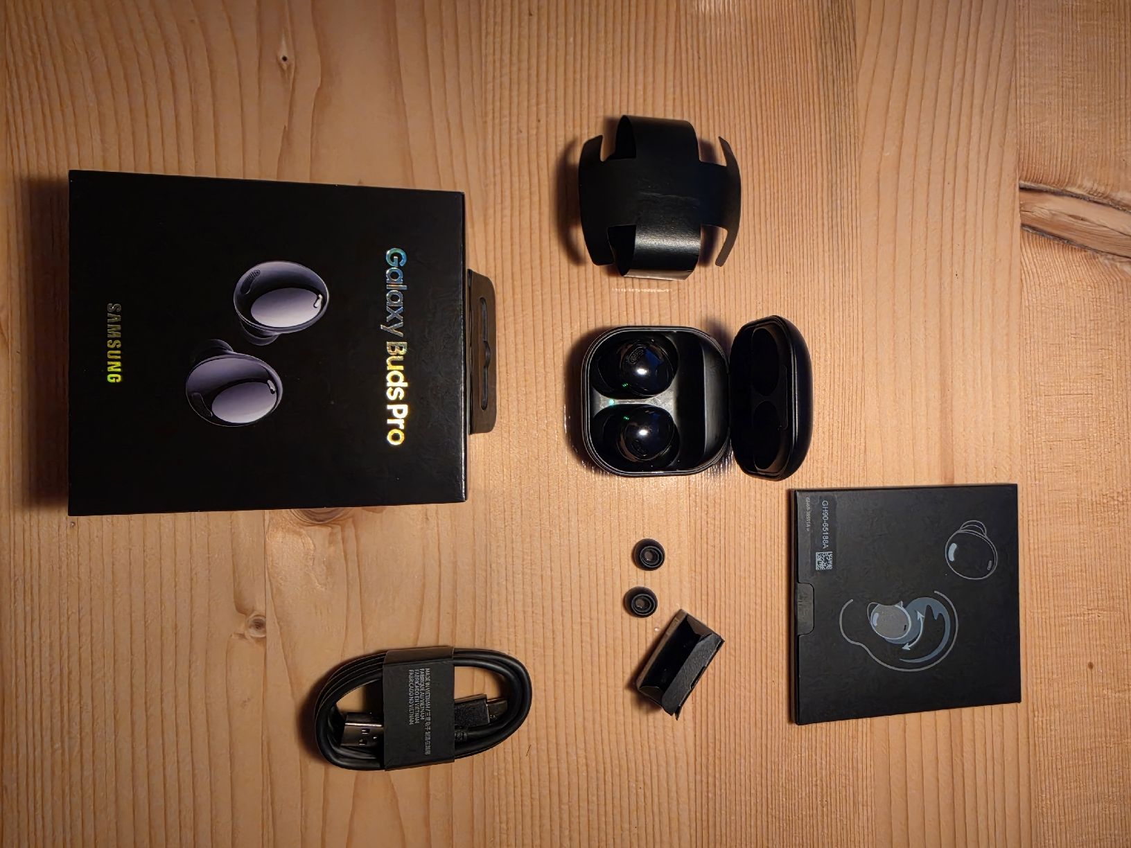 Samsung Cuffie: Galaxy Buds Pro Full set – Usato da Astano venduto da Poolpro
