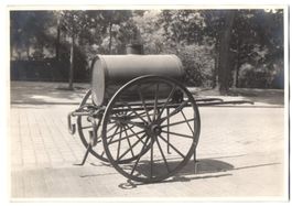 Fotografie Tankwagen / Kutschwagen mit T