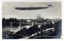 Luftschiff "Graf Zeppelin" über der Wettsteinbrücke in Basel