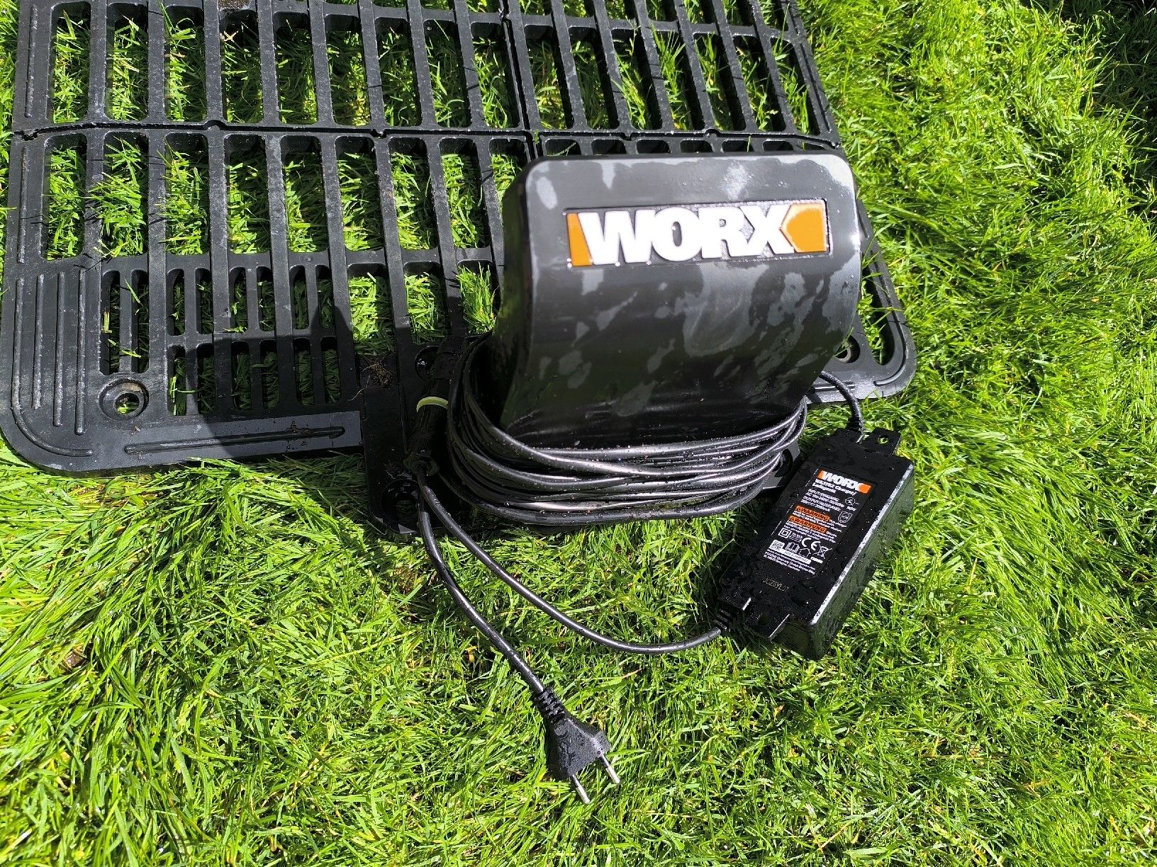 Worx Tagliaerba: robot tondeuse worx wr155 – Usato da Muraz (Collombey) venduto da Celine-v81 5