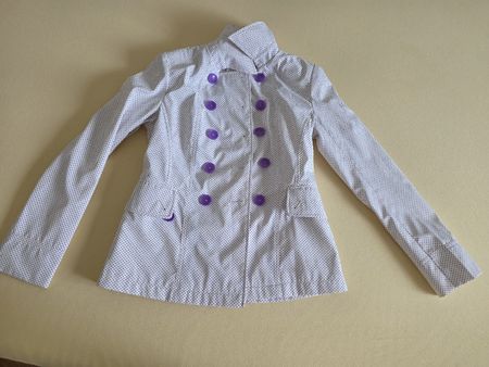 modische Regenjacke