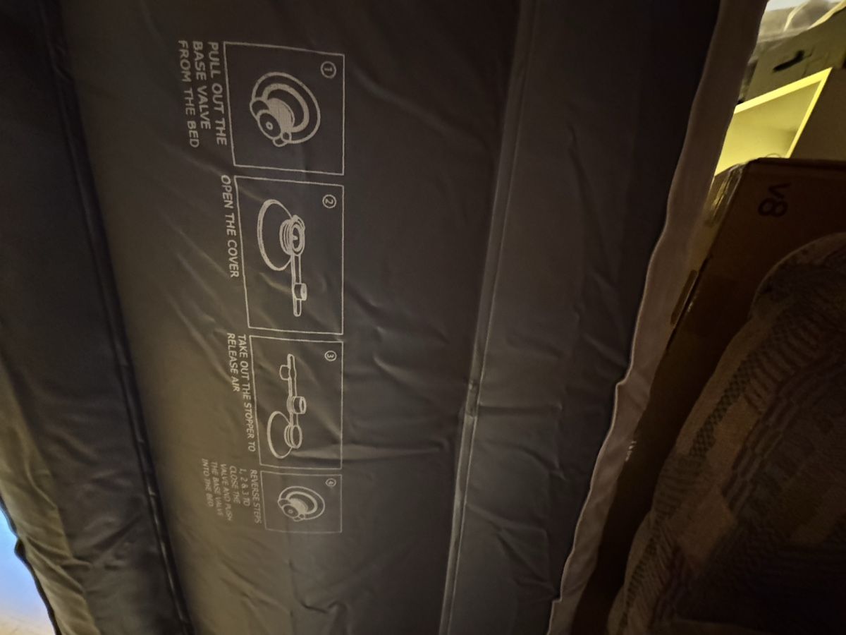 Materassi: 2 Selbstaufblasende Campingmatrazen – Usato da Bern venduto da Cardi11 2