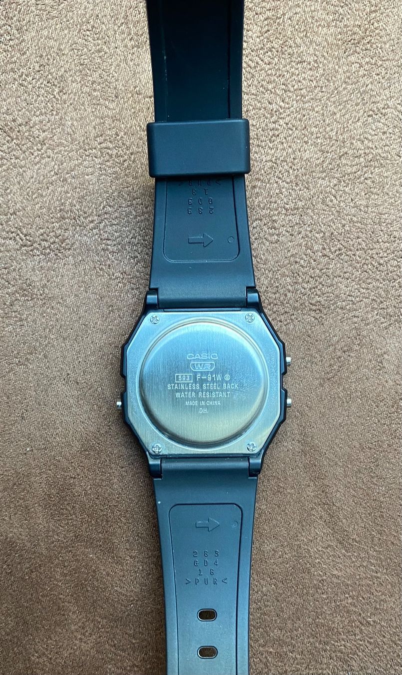 Casio Orologi: Casio F-91W, neuwertig – Nuovo (secondo la descrizione) da Richterswil venduto da thierry.m_ 5