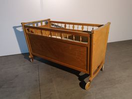 Cooles Babybett/Kinderbett im typischen 50ies-Design ...