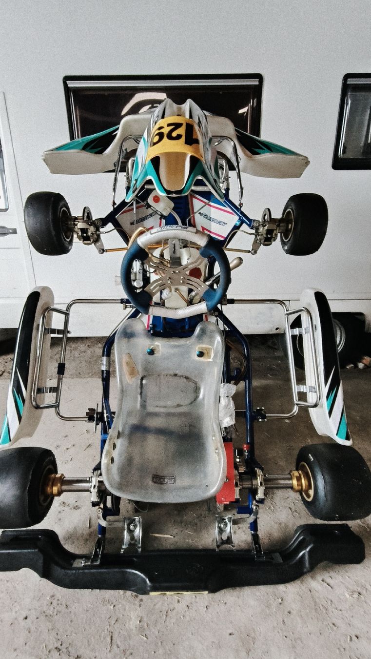 Go-Kart: karting châssis Kosmic KZ OTK – Usato da Gland venduto da vic_j69w
