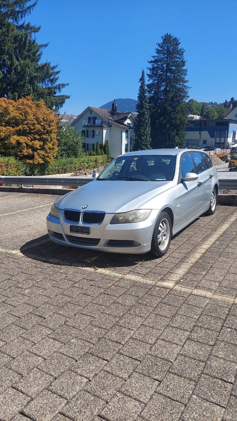 BMW Autos: BMW 320d Touring – D'occasion à Richterswil par Bamarai