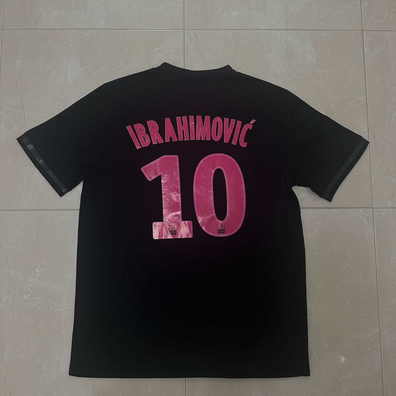 Nike Canottiere & Pantaloni: PSG Ibrahimovic Trikot Grösse L – Usato da Frenkendorf venduto da fab_r7dr 2