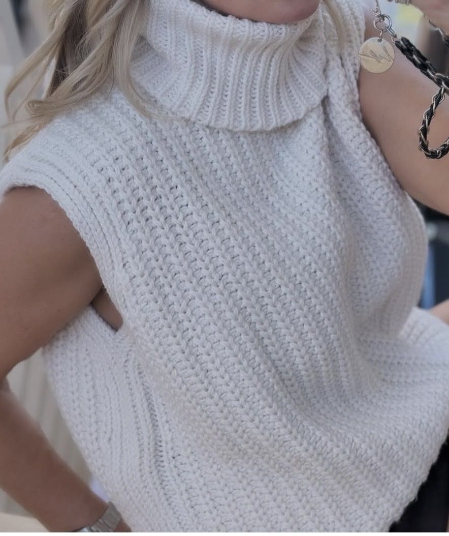 H&M Pullover & Sweatshirts: Cremeweisser Grobstrick-Pullunder mit Rollkragen, Größe S – Gebraucht aus Zürich von zor_9n5z 2