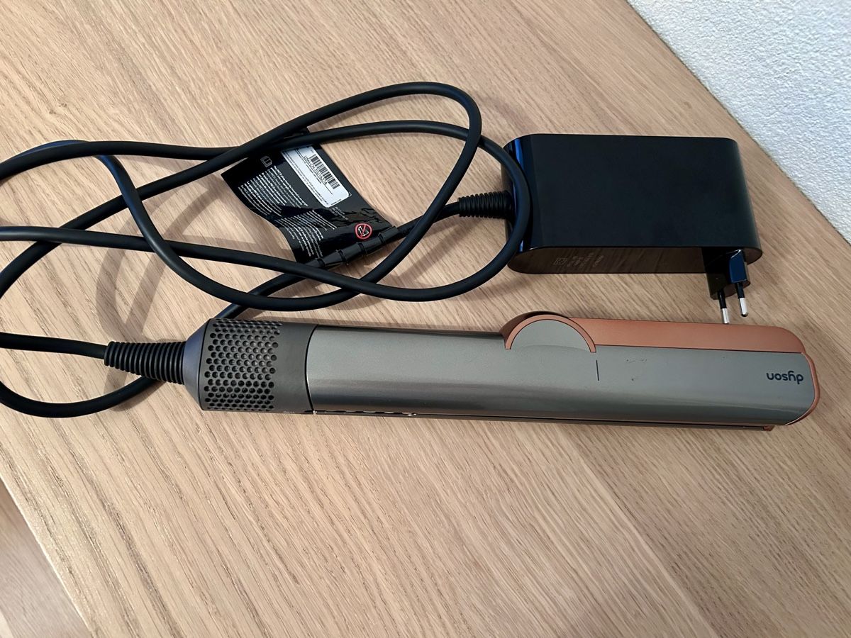 Dyson Sèche-cheveux: Dyson Airstrait – D'occasion à Oberentfelden par MAT_3 1