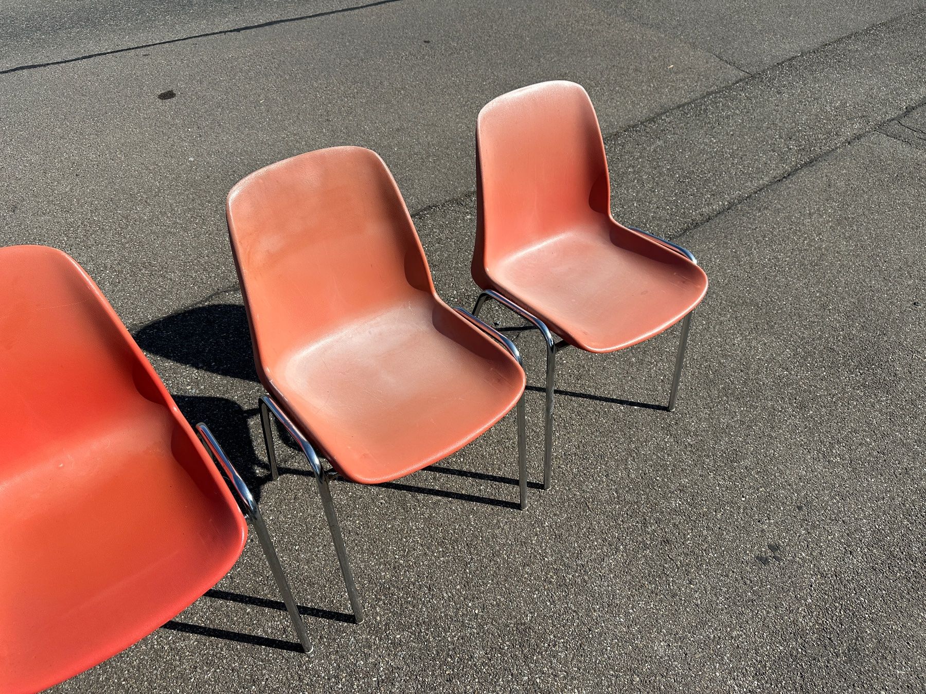 Sedie: 6 stapelbare Vintage Dipiplast Stühle – Difettoso da Zürich venduto da frauflufelberg 4