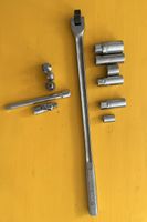 1/2“ Gelenk steckgriff  mit 1/2“ - 3/8“ Adapter und Nüsse