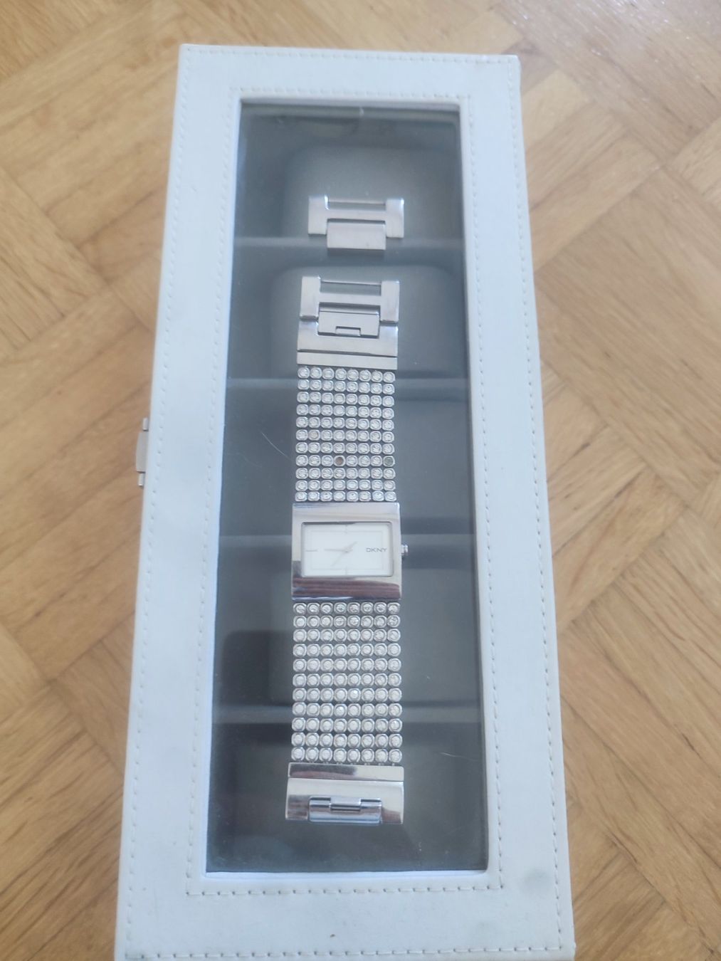 DKNY Orologi: Damenuhr DKNY Ausverkauft – Nuovo (secondo la descrizione) da Hergiswil NW venduto da wert721 1