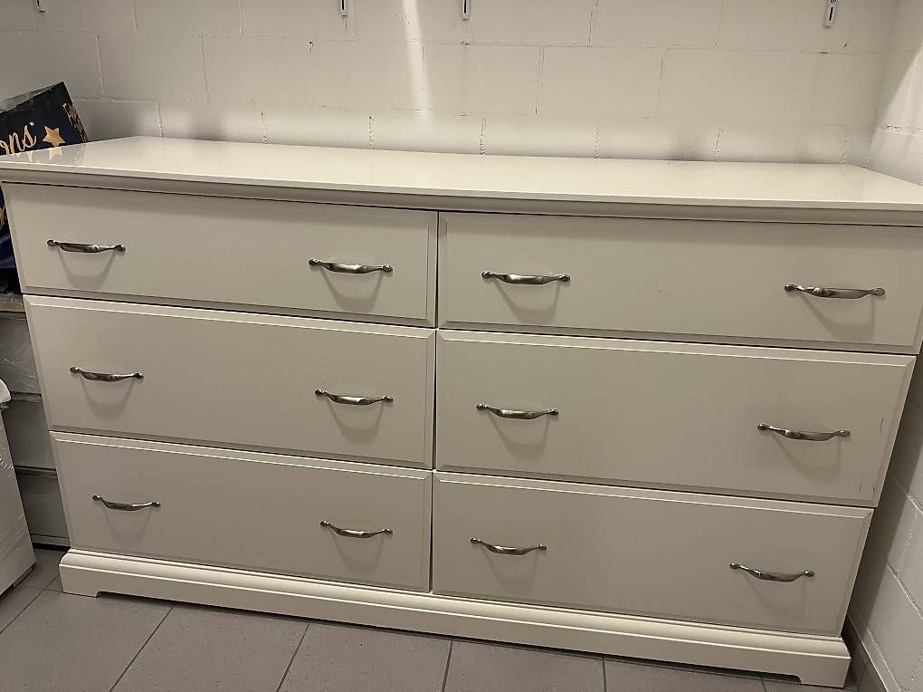 Cassettiere: IKEA Kommode – Usato da Pfäffikon SZ venduto da hej_hqh9