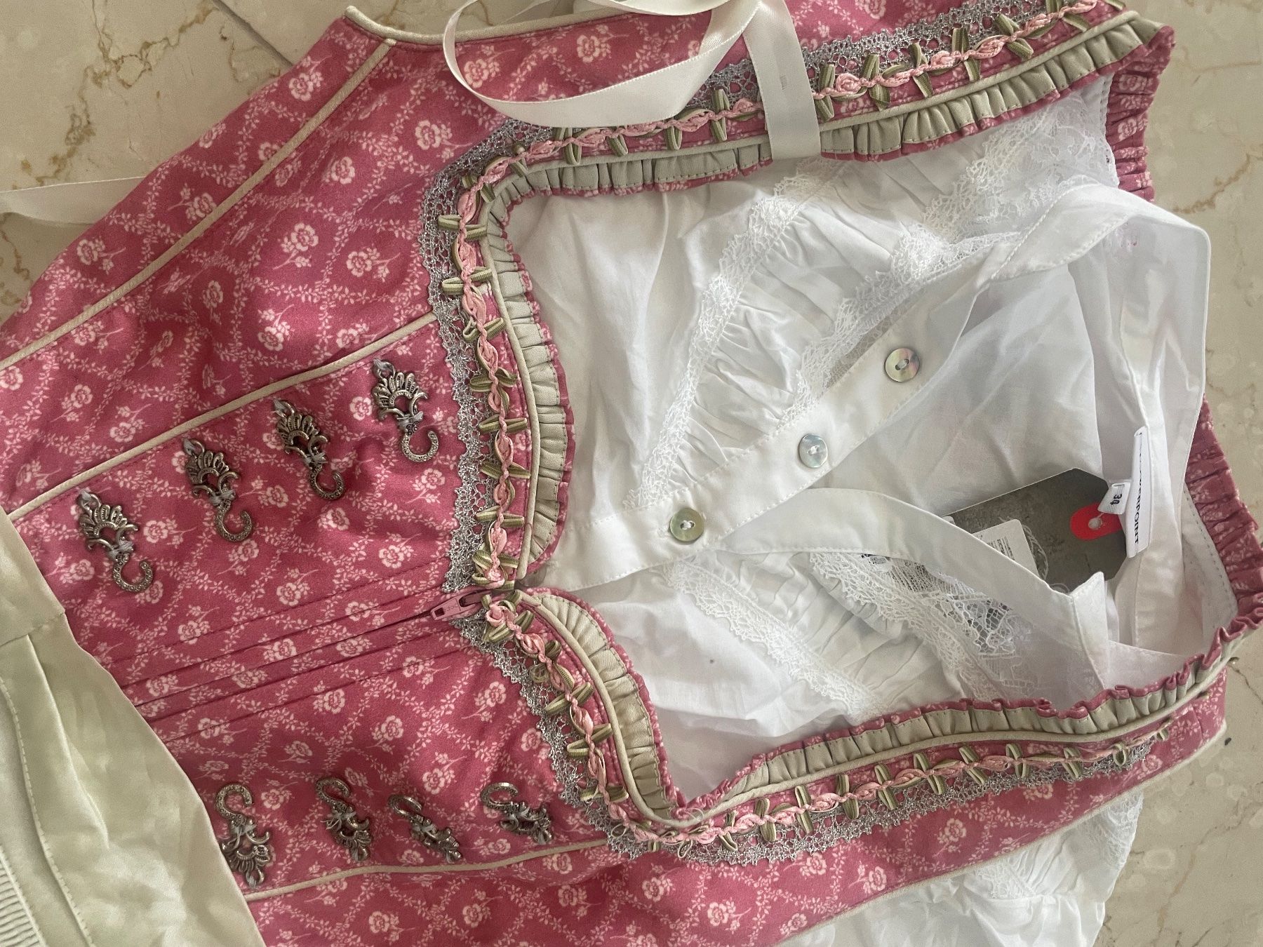 Vestiti: Nübler Dirndl Stockerpoint Bluse – Nuovo (secondo la descrizione) da Flüelen venduto da AU10 1