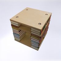 Hocker aus Büchern
