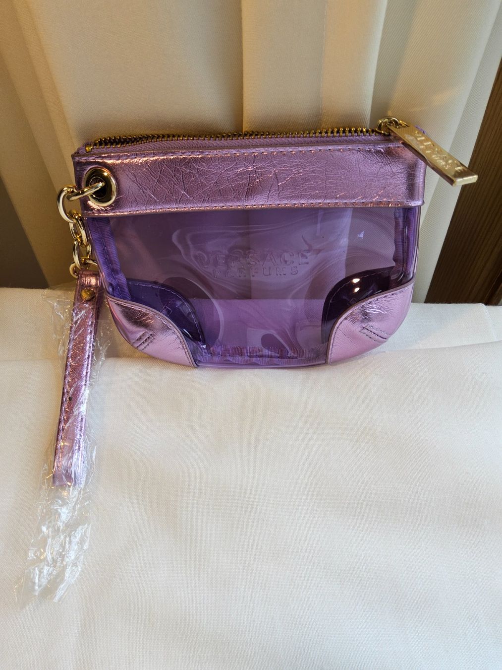 Versace Taschen für Damen: Pinkt VERSACE Parfums Bag – Neu und originalverpackt aus Zürich von gutsan