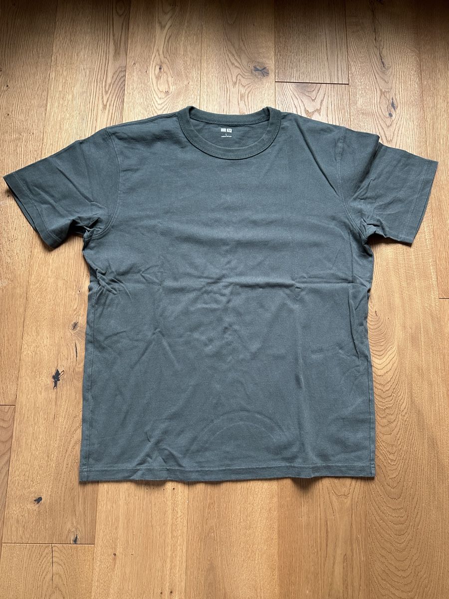 Uniqlo T-shirt: Uniqlo Basic T-Shirt grün – Usato da Düdingen venduto da kleidungsmarktplatz
