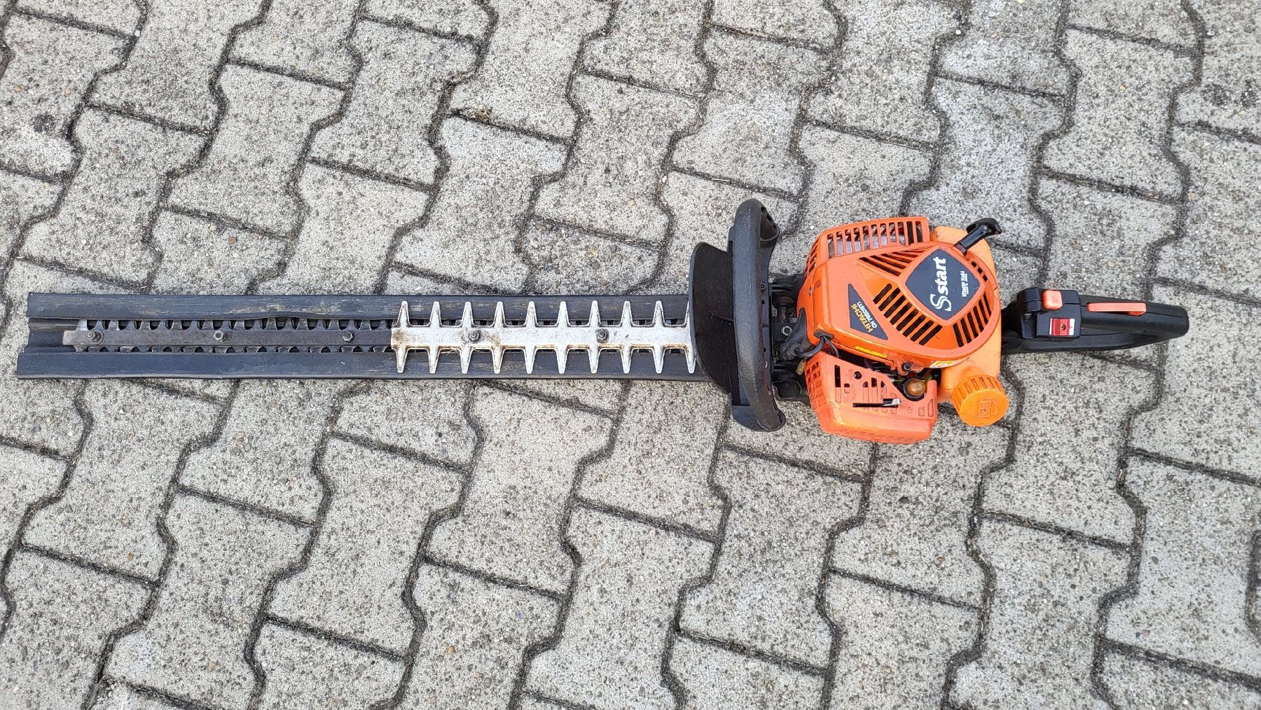 Tutte le macchine: Hitachi CH22EBP2 Heckenschere – Difettoso da Obergösgen venduto da Tatzelwurm