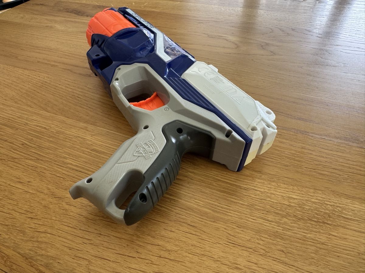 Nerf Giocattoli: Nerf Spielzeugblaster Disruptor blau weiss – Usato da Hedingen venduto da arenablanco 3