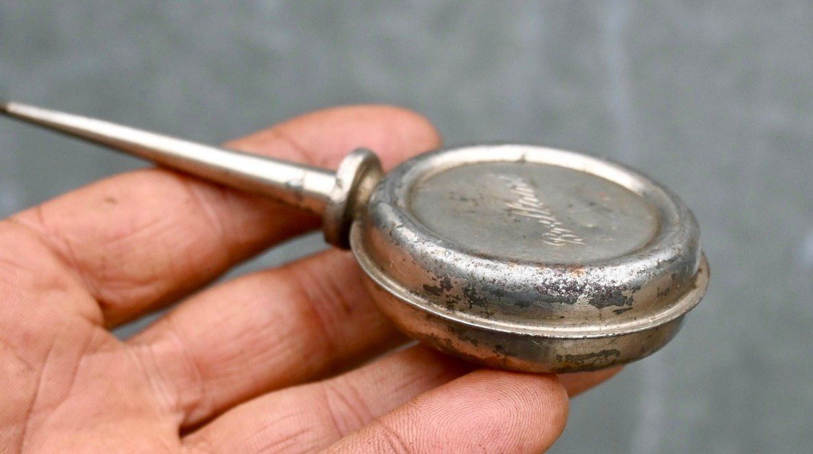 Altri elettrodomestici e apparecchi d’epoca: ANTIKES Brillant ÖLPINTLI blechdose – Usato da Pfaffhausen venduto da mono_rec 7