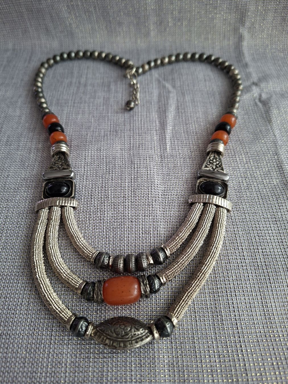 Colliers: Collier Statement Ethnique Multirangs Orange & Noir – D'occasion à Lutry par Sim_Sta 1