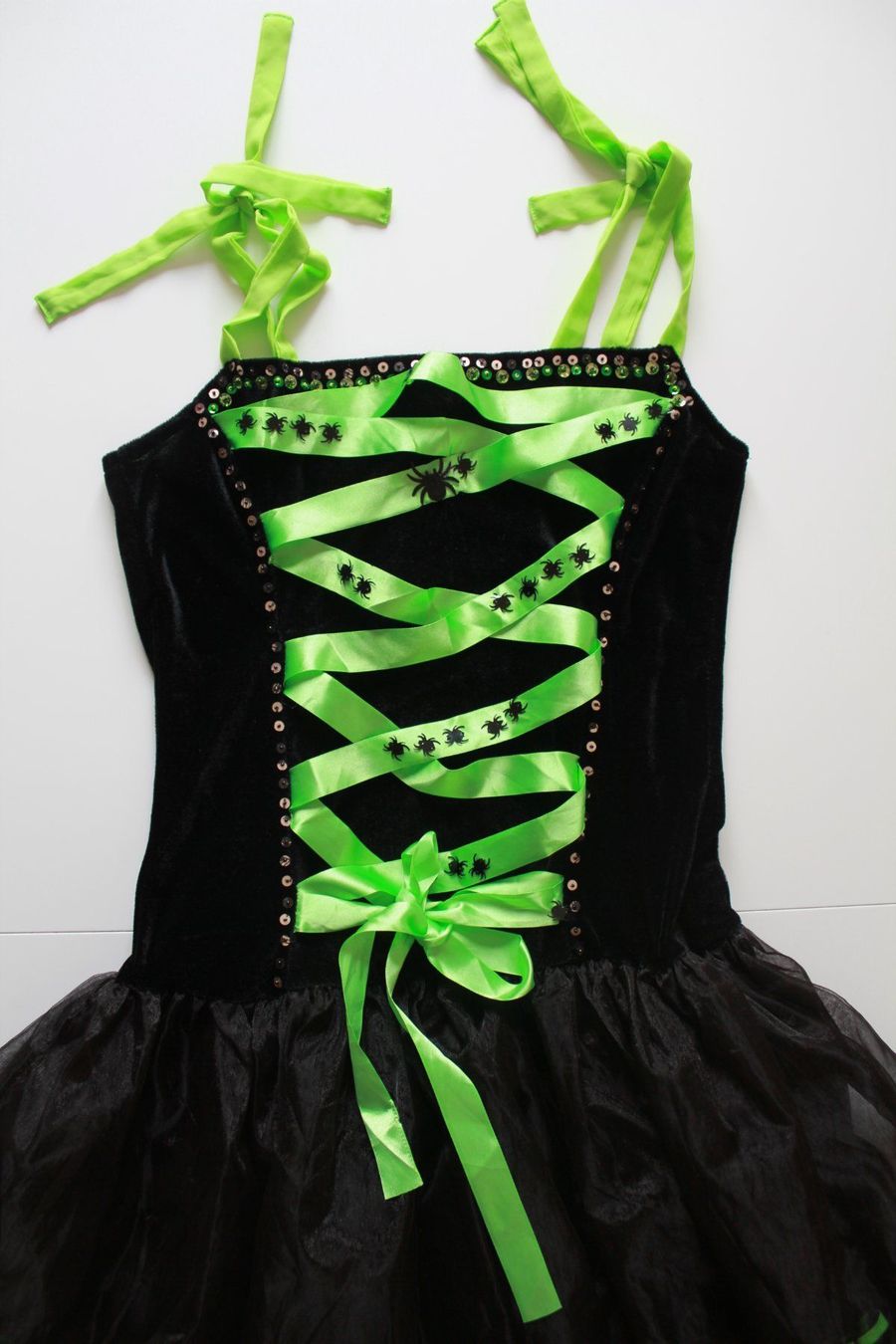Costumi: Costume sorcière / Hexe t. M – Usato da Peseux venduto da CoolShoping 2