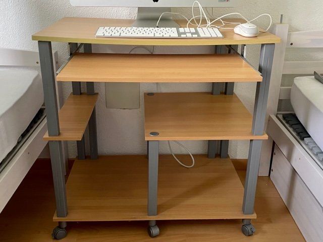 Computer-Tisch auf Räder, B/H/T 80 x 80 x 50 cm (Gebraucht) in Lostorf ...
