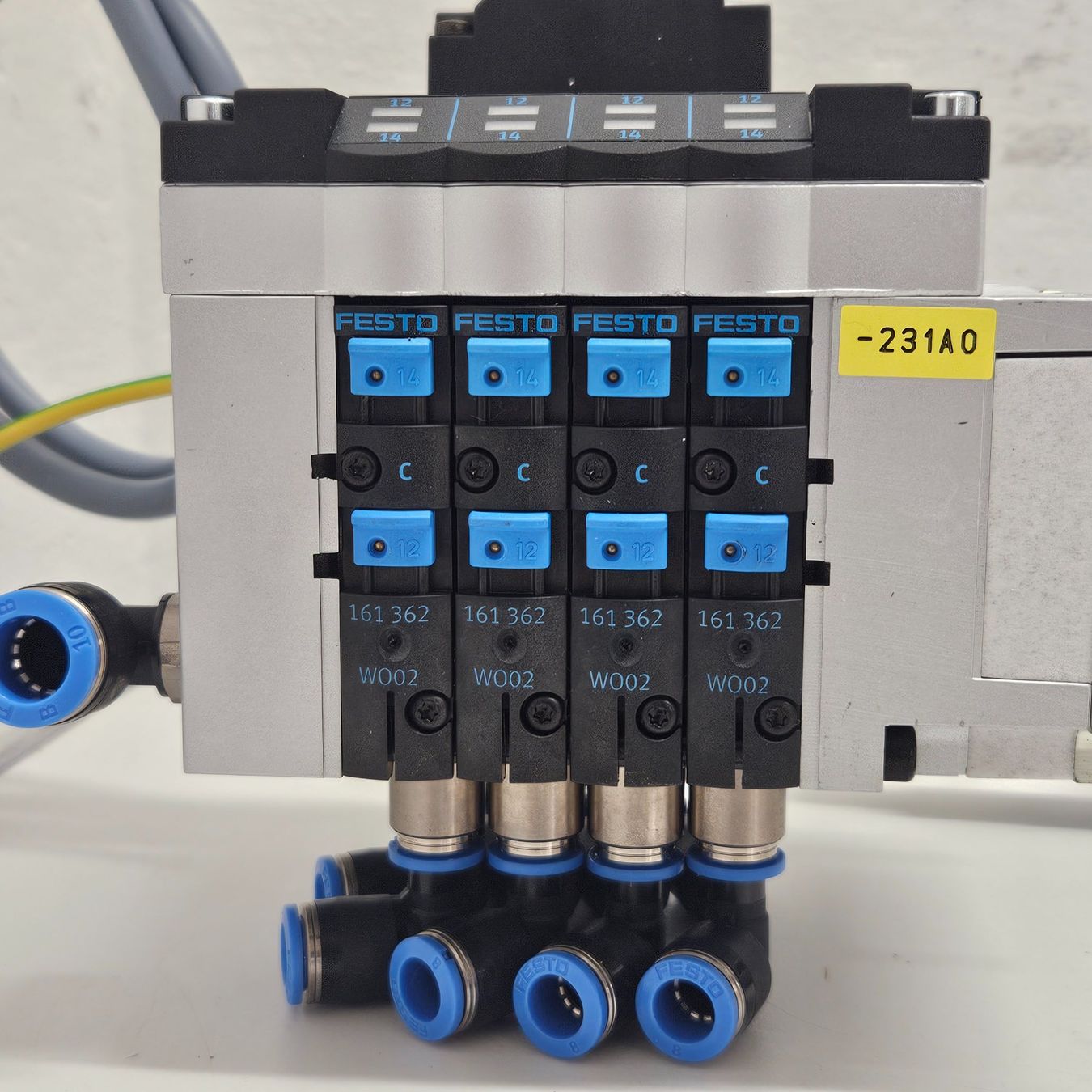 Festo Elektronikbauteile: Festo CPV-14-GE-MP-4 mit LFR-D-7-MINI – Gebraucht aus Niederdorf von LeptonAG 6