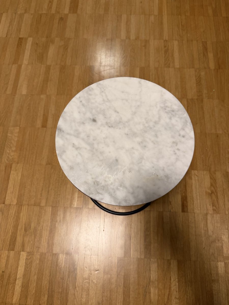 Comodini: Beistelltisch mit Marmorplatte – Usato da Zürich venduto da T_Lot 3