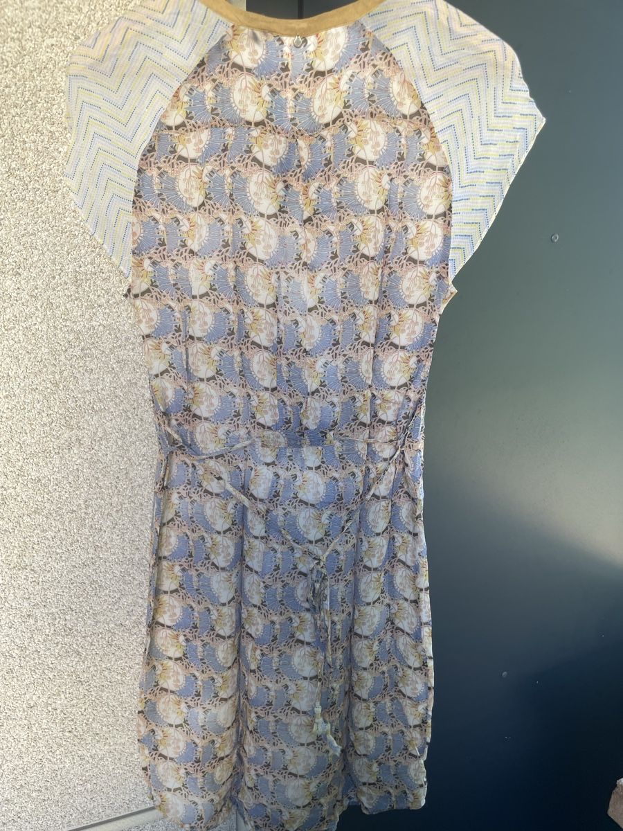 Nile Robes: Kleid von Nile, Grösse S – D'occasion à Utzenstorf par Wirangi 1
