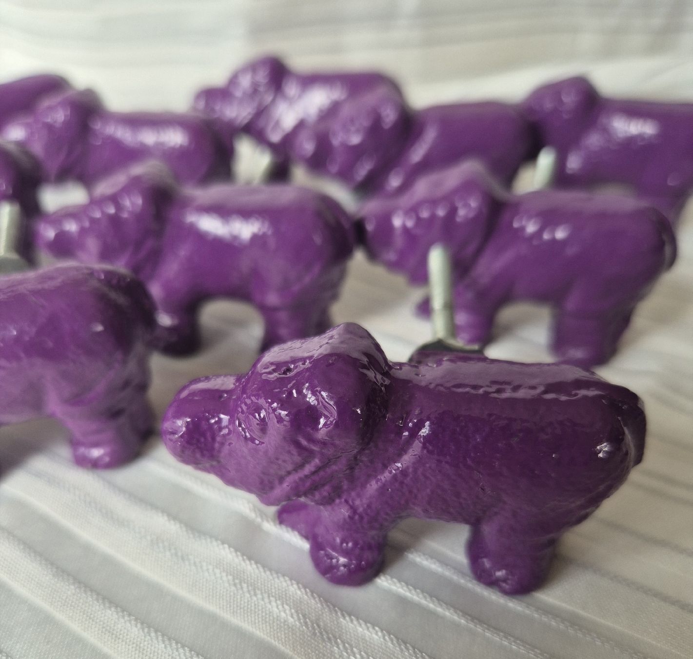Tutte le decorazioni: Rice DK metal, purple hippo knobs with screws  – Usato da Zürich venduto da mrs_kz6n 1