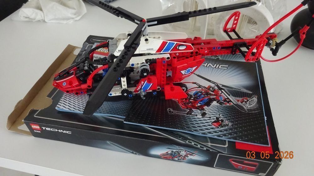 Lego Kit di costruzioni: Lego Technic 8068 Hélicoptère Rescue – Usato da Bassecourt venduto da maxibog