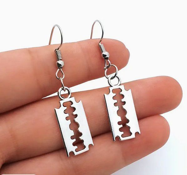 Ohrringe & -stecker: OHRRINGE,HÄNGER, RASIERKLINGE SILBER NEU – Neu (gemäss Beschreibung) aus Bad Ragaz von Schtupsi