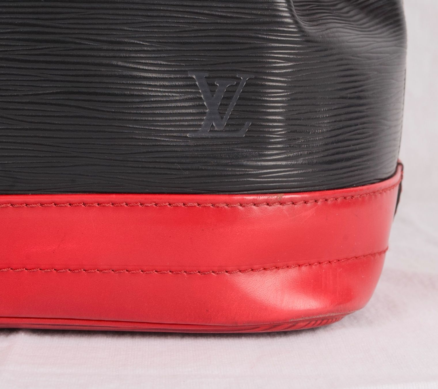 Louis Vuitton Taschen für Damen: Auth LOUIS VUITTON Noe big size epi leather. – Gebraucht aus Lausanne von Lamedusac 2