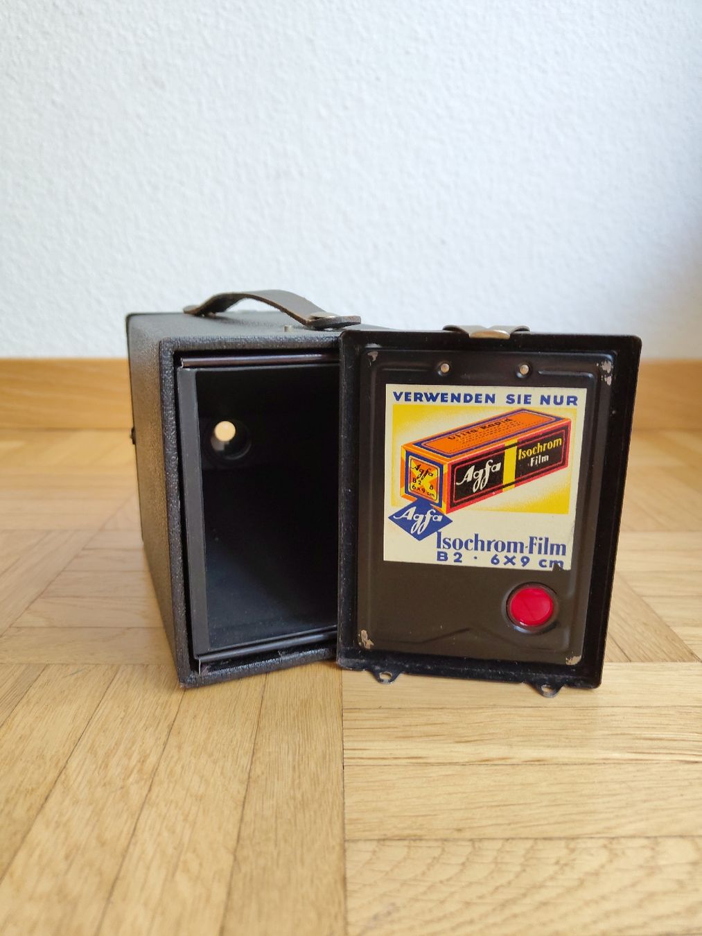 Agfa Kamera: Alte Boxkamera – Gebraucht aus Bern von A-OR-NOT-A-EQ-A 3