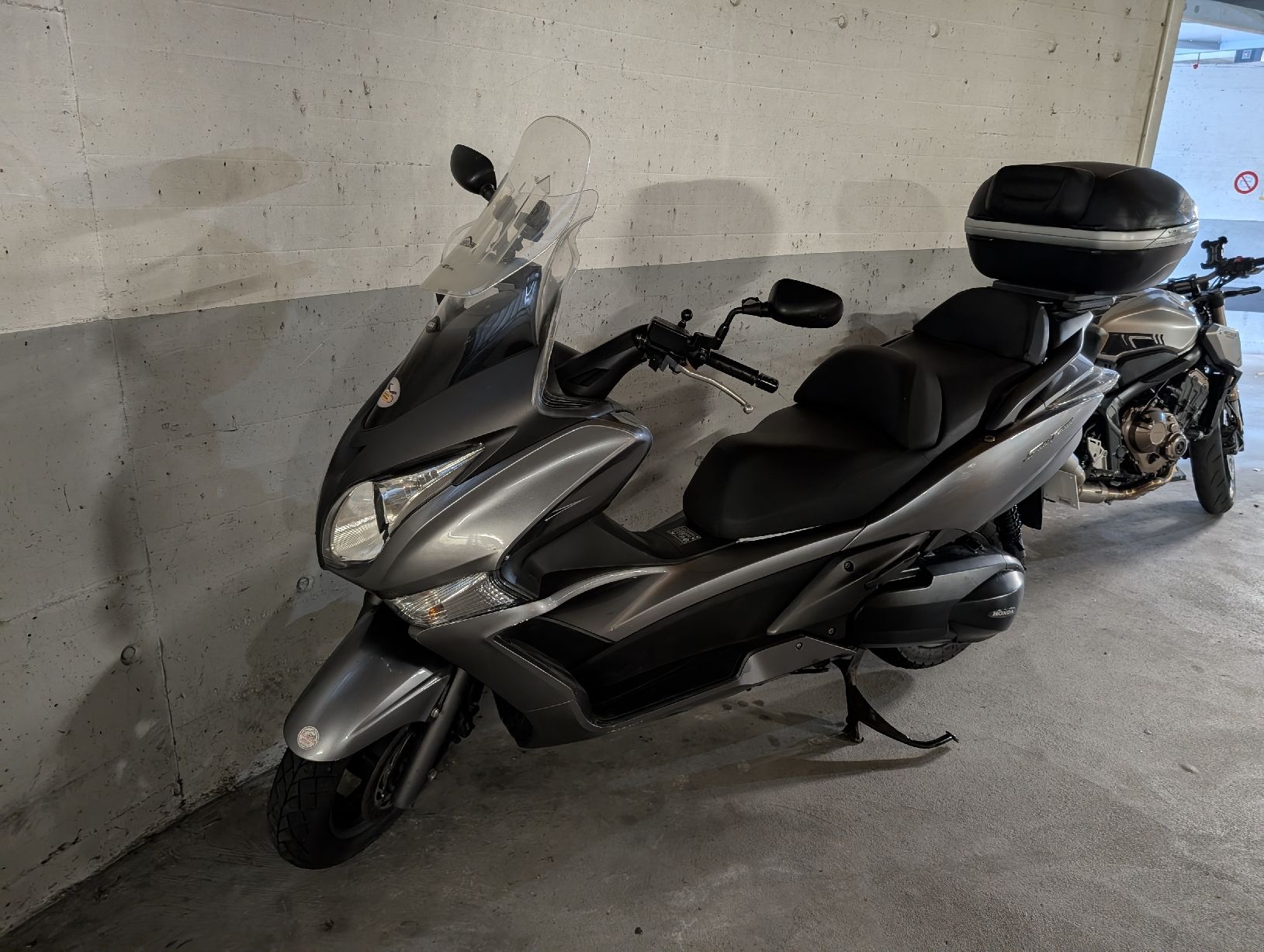 Honda Scooters: Honda FJS400A Silverwing – D'occasion à Au SG par Ryu