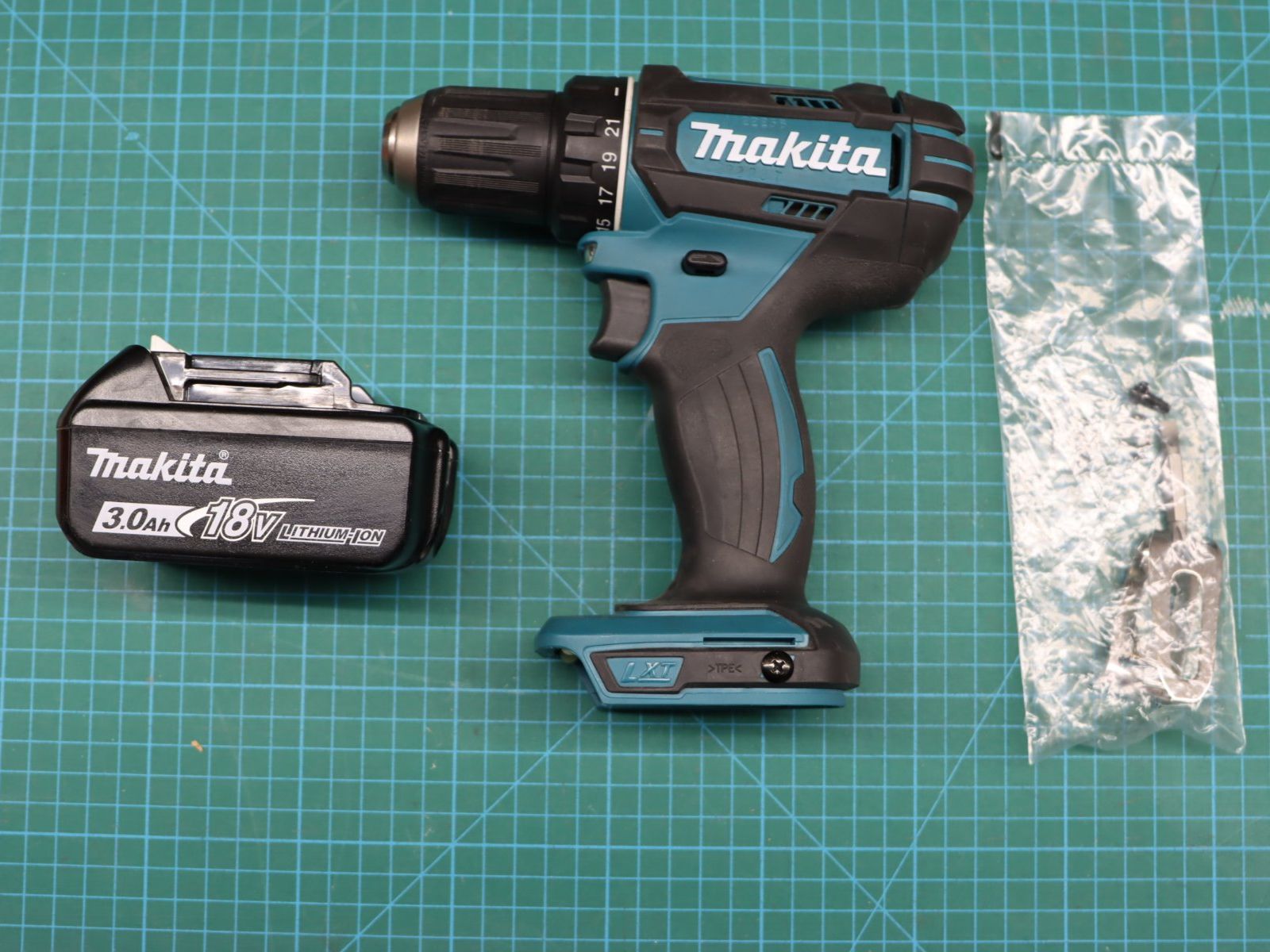 Makita Tutti gli attrezzi: Makita DDF482 Akkuschrauber Set – Usato da Emmetten venduto da Super008