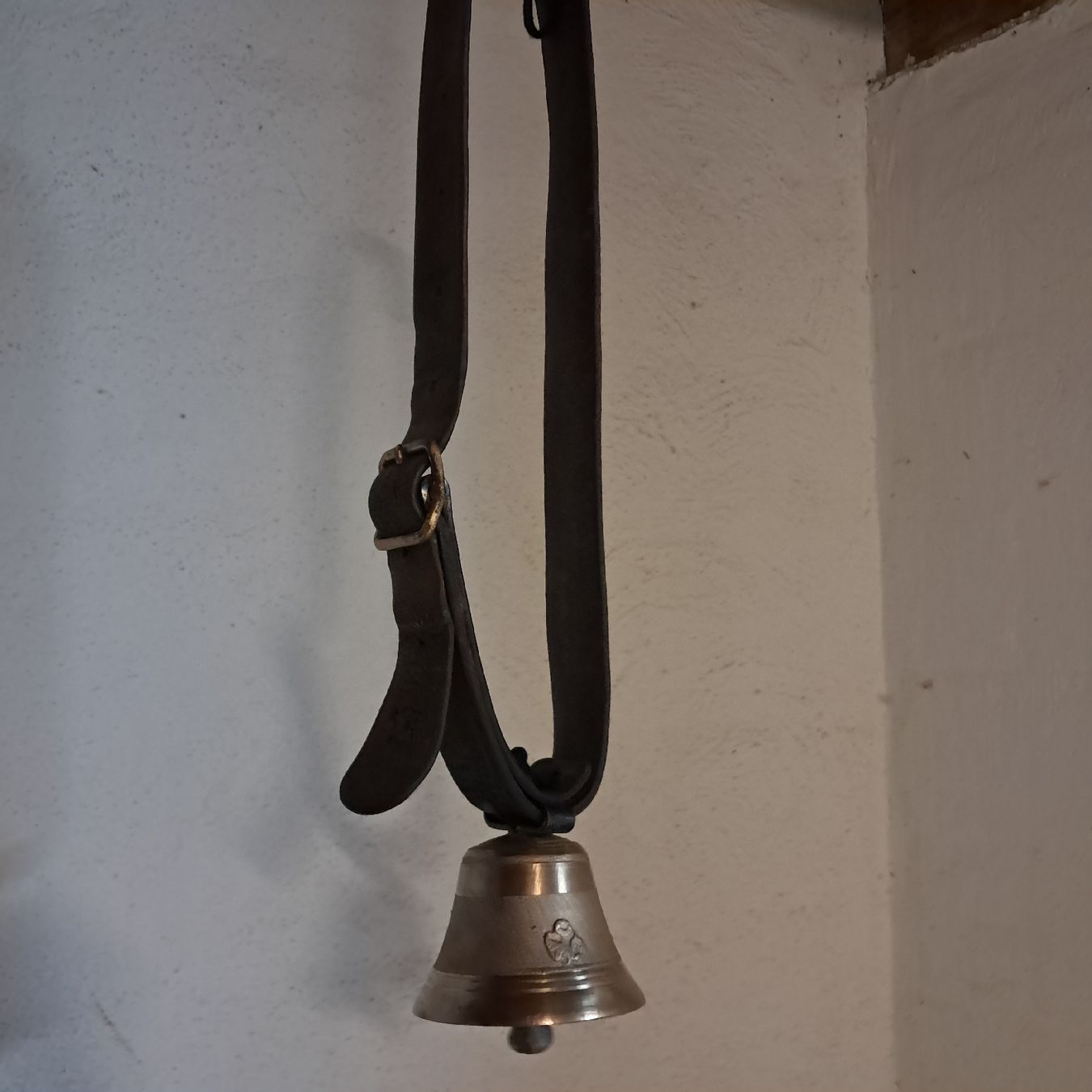 Glocken & Treicheln: Schönes kleines Glöggli  – Gebraucht aus Murten von SHETHOF 2
