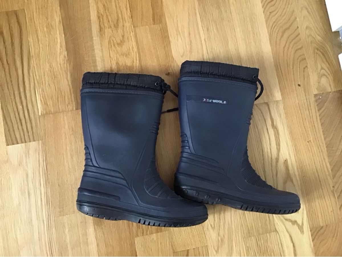 Scarpe per ragazzi: 33  gefütterte Winterstiefel  – Usato da Seuzach venduto da Tureda 1