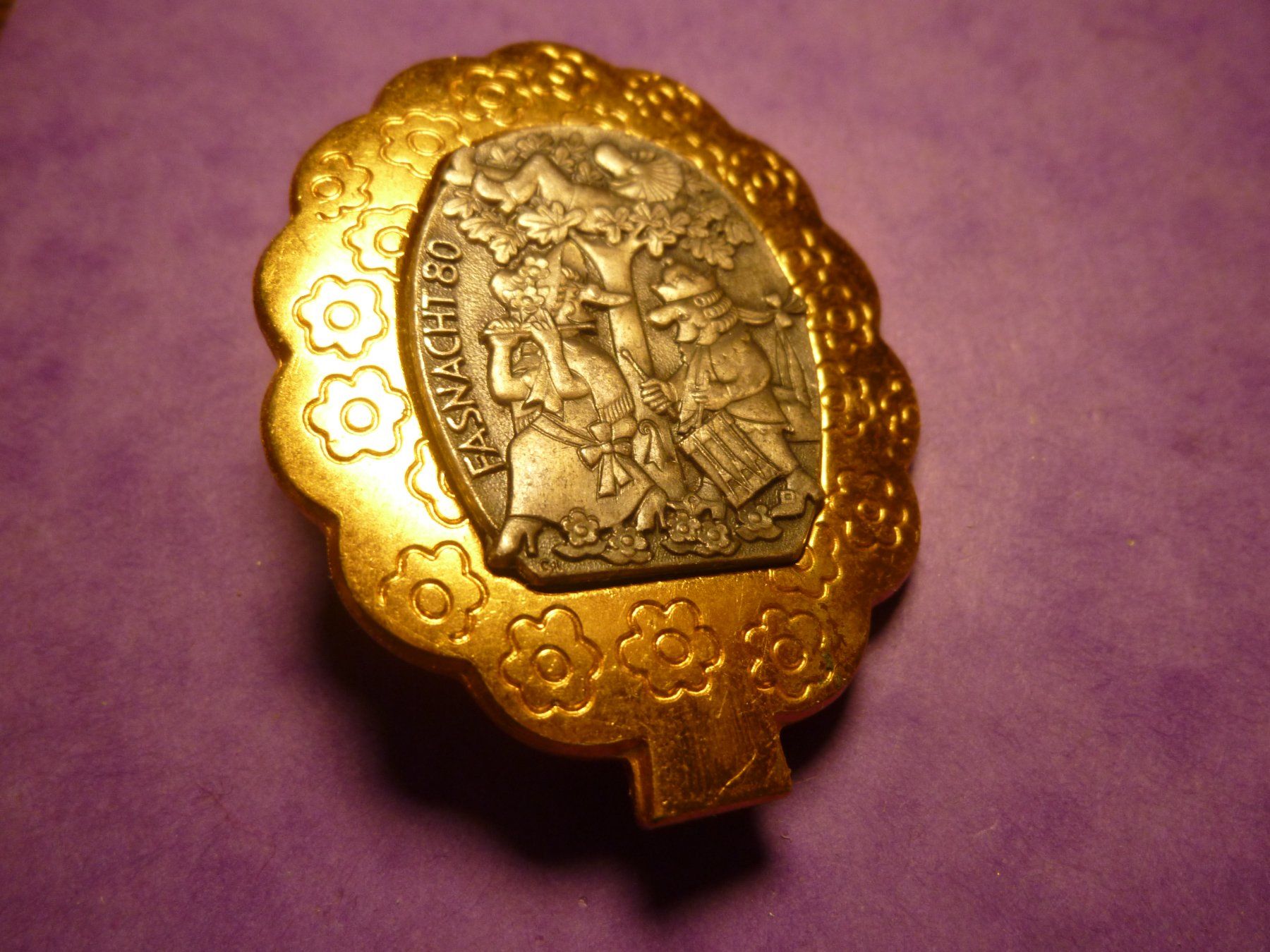 Plaquettes & Badges: BASEL 1980 GOLD – D'occasion à Ried (Muotathal) par Mandarin02