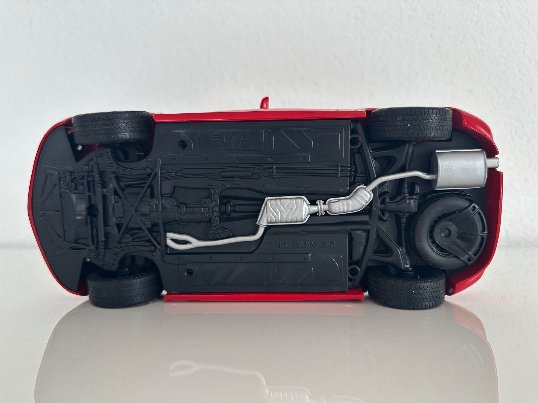 UT Models Modellini d'auto: BMW Z3 Roadster 1:18 UT Models rot – Usato da Muri AG venduto da gae_kz9y 8