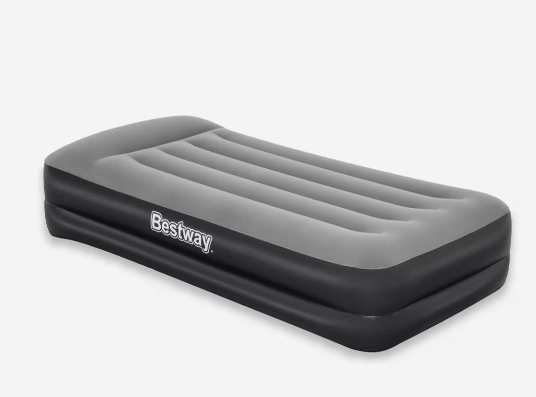 Matratzen: Bestway Luftmatratze mit Pumpe – Gebraucht aus Baar von Nira60