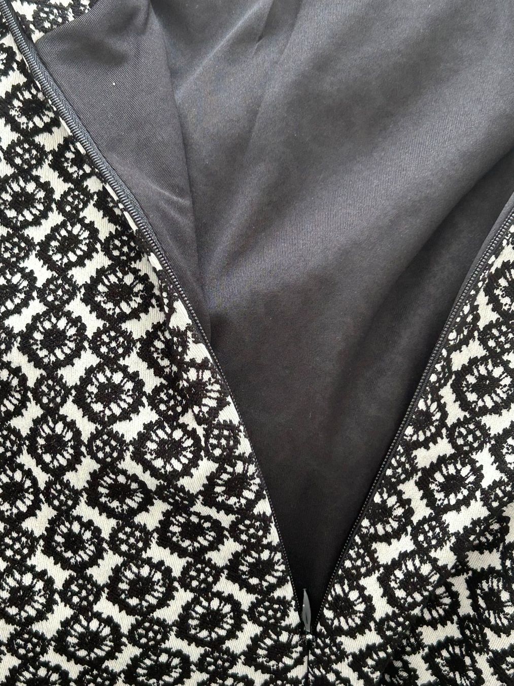 Esprit Kleider: Esprit Kleid schwarz weiss gemustert Gr. 38/40 – Gebraucht aus Horn von Resvi 3