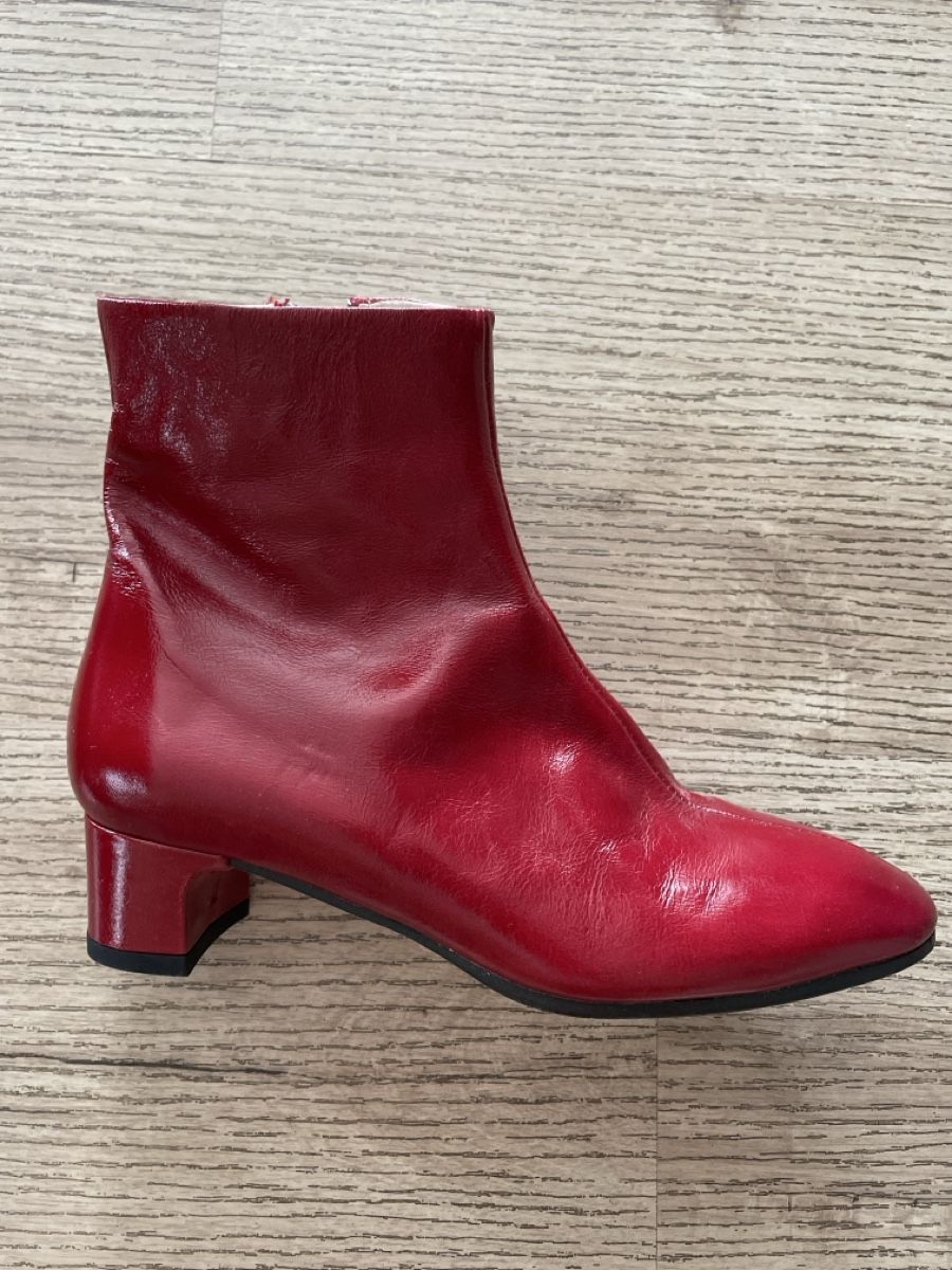 Zara Scarpe da donna: Chic Burgundy Patent Leather Ankle Boots – Nuovo (secondo la descrizione) da Vessy venduto da jie_gl9n 7