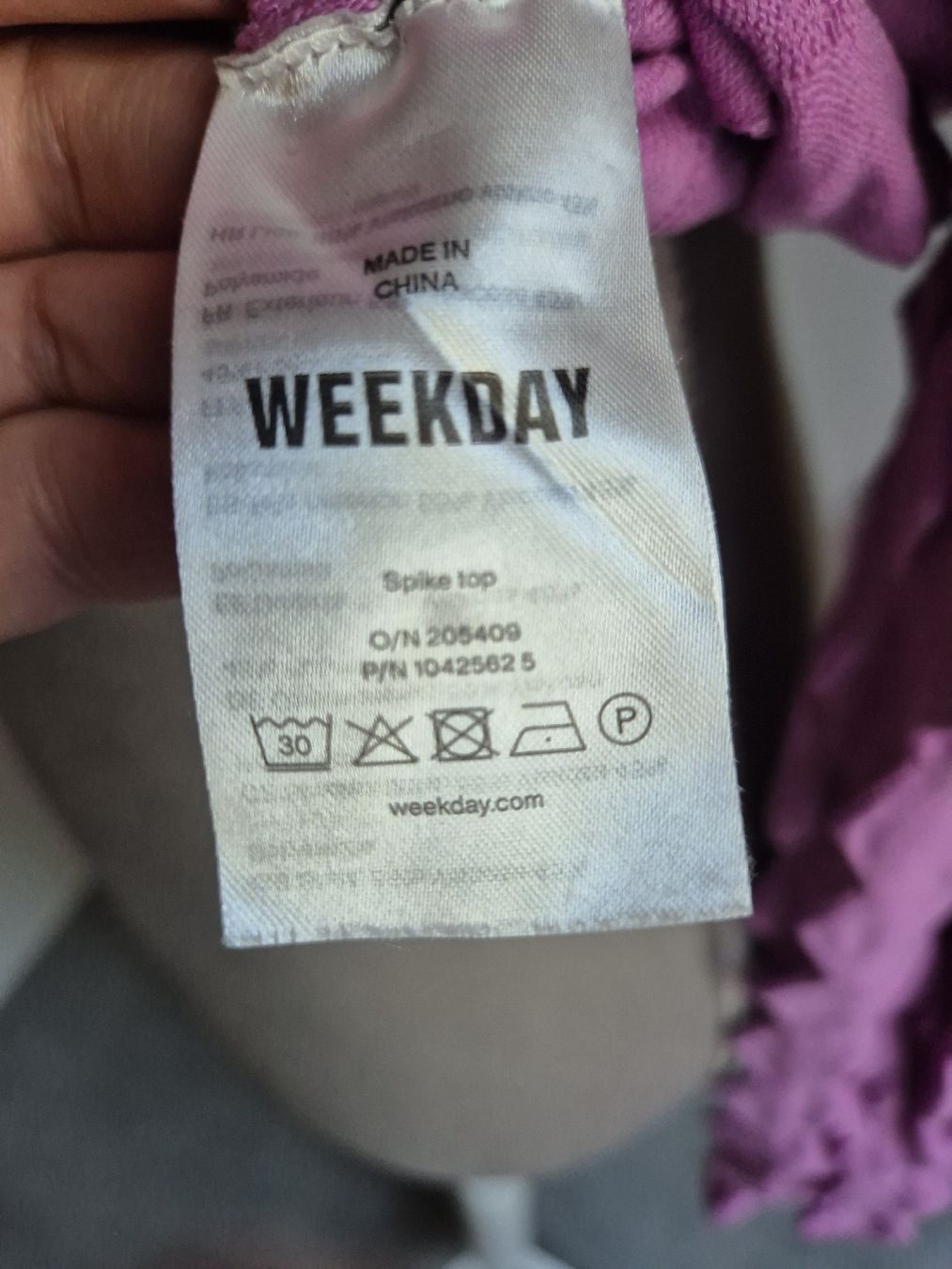 Weekday Pulls & Sweat-shirts: Langarmpullu Weekday lila Strukturmuster Grösse M – Neuf (Voir description) à Zürich par Drago670 4