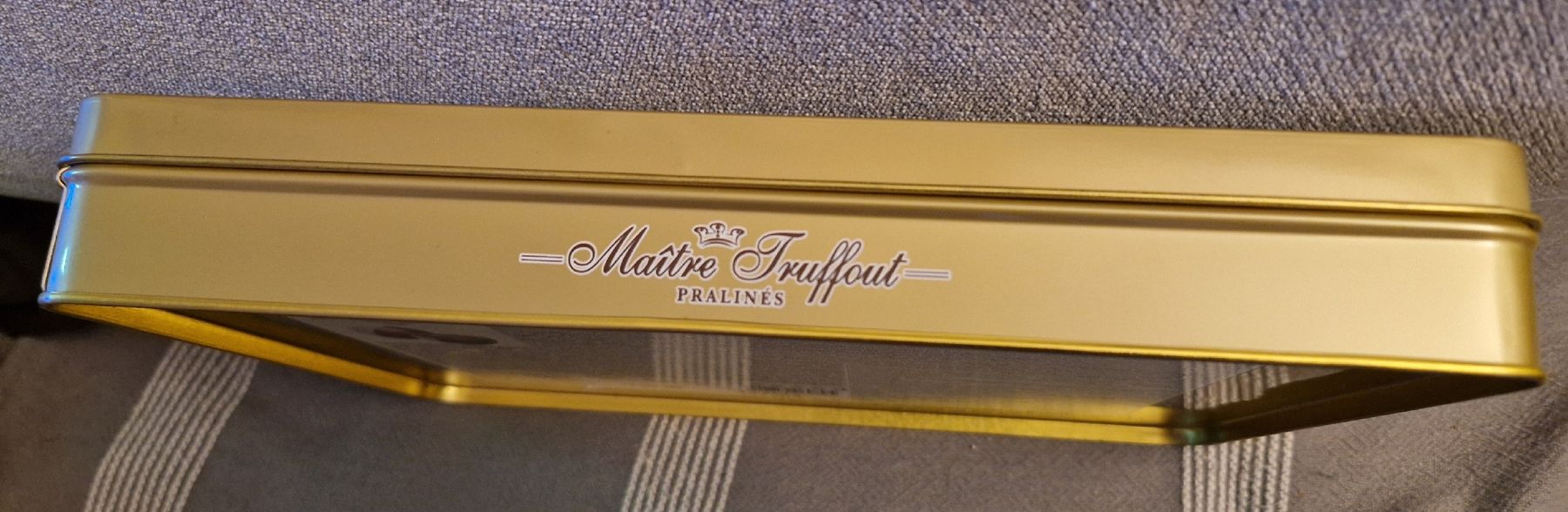 Altre Stoviglie: Praliné-Blechdose mit Paris-Motiven – Usato da Oberengstringen venduto da Asteroid56 2