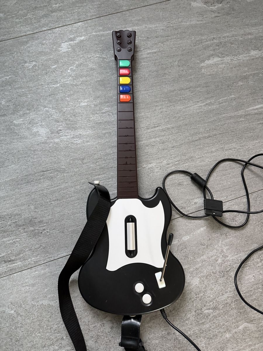 Jeux: Guitar Hero PS2 Guitar – D'occasion à Wettingen par NickInc 1