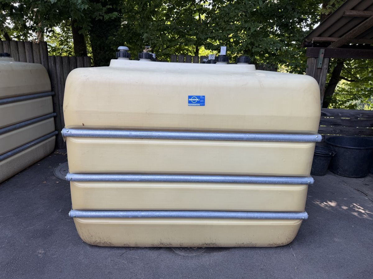 Riscaldamento: Kunstofftank 2000 Liter einwandig – Usato da Seengen venduto da Gegu2