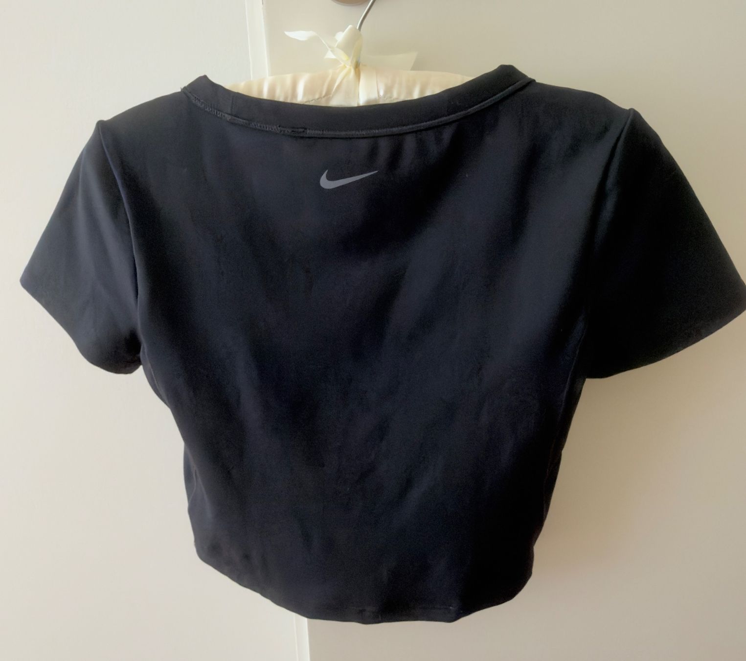 Nike Top: Nike - Top – Usato da Zürich venduto da JessGar